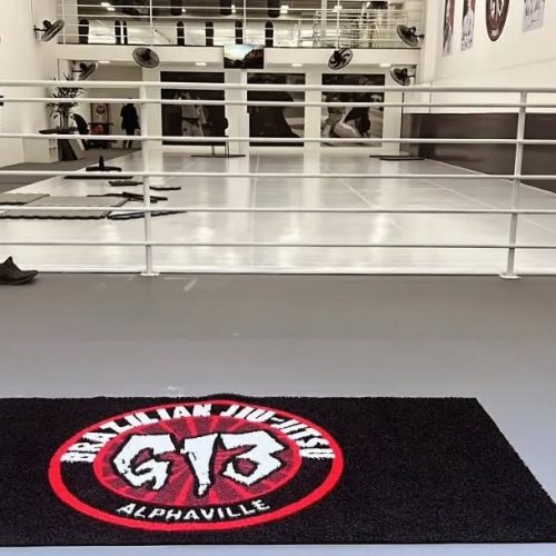 Estrutura da G13 BJJ Alphaville com área de treinamento